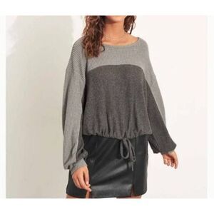 HOLLISTER GRAY WAFFLE KNIT CROP PULLOVER SZ.S EUC.